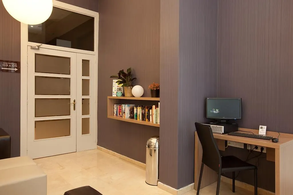 ** Konukevi Hostal Centric Barselona İspanya