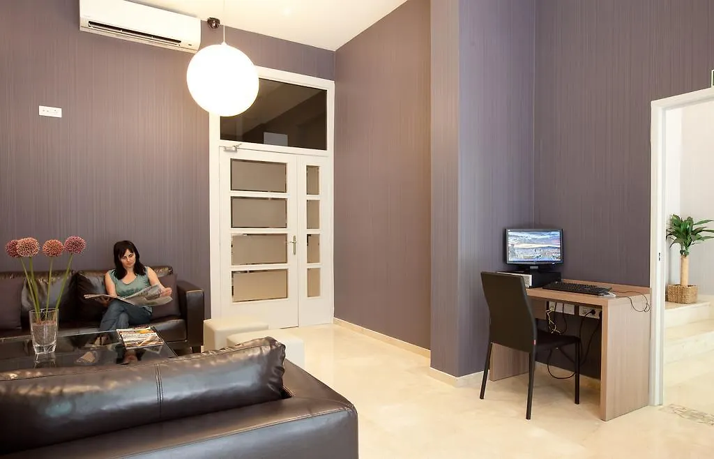 Konukevi Hostal Centric Barselona