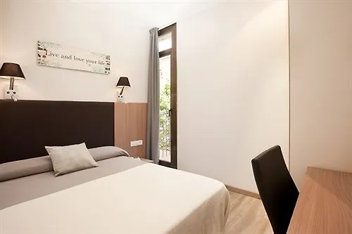 Hostal Centric Barcelona 2*,  España